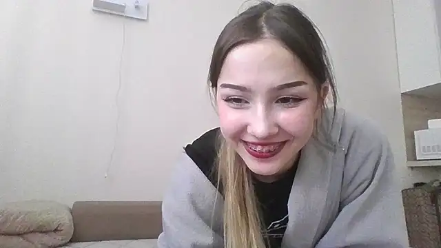 sillybloom online show from October 5, 2025, 5:42 am