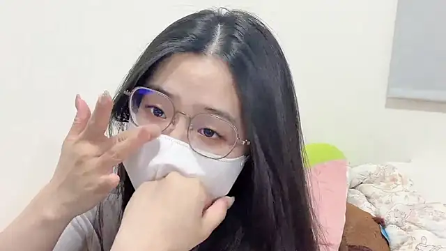 LHeart online show from March 9, 2026, 1:47 pm