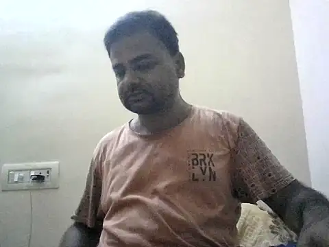 sree4143 online show from October 1, 2025, 2:54 pm