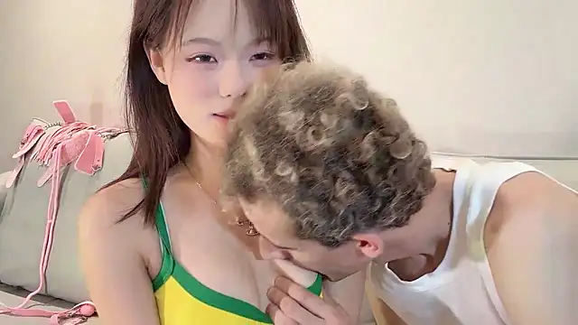 19cmfuck18girl online show from June 21, 2026, 4:35 pm