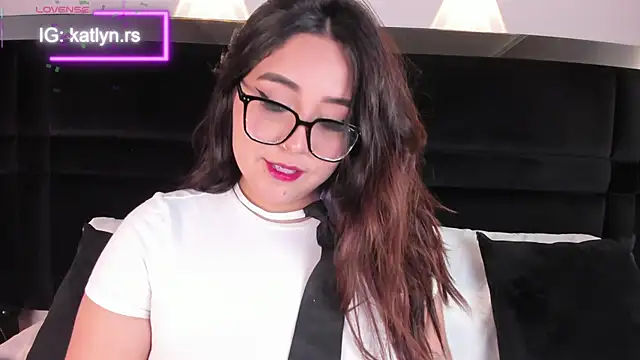 Snapshot of KatlynRous chatting on November 27, 2025, 5:13 pm KatlynRous online show from November 27, 2025, 5:13 pm