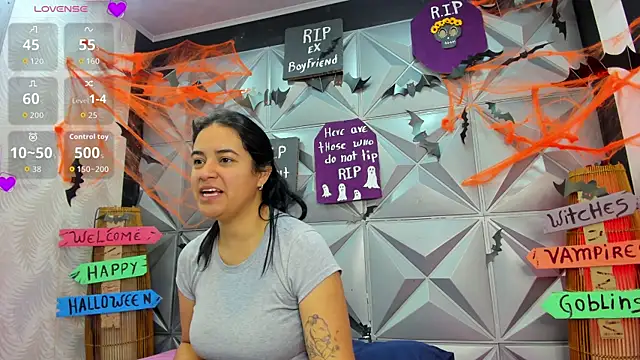 GreciaFox1 online show from October 30, 2025, 10:46 am