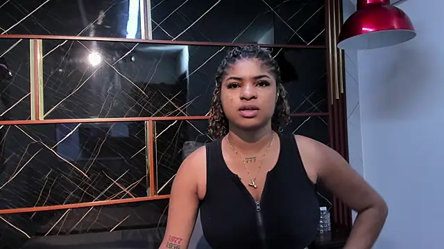 HannyThompson online show from October 5, 2025, 12:51 pm