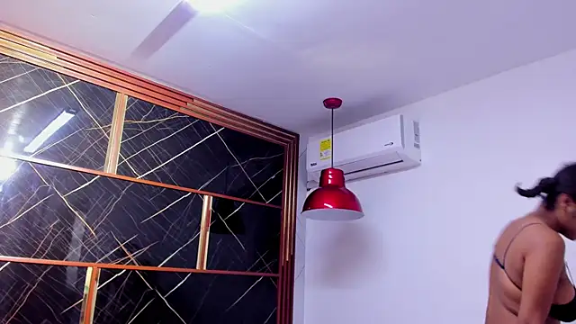 HannyThompson online show from October 14, 2025, 1:01 pm