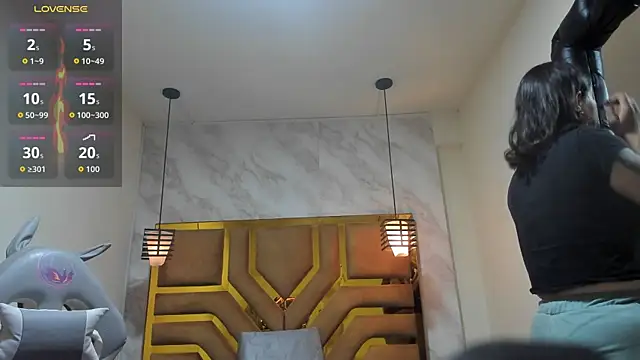 Luciifeer  online show from April 17, 2026, 5:16 pm