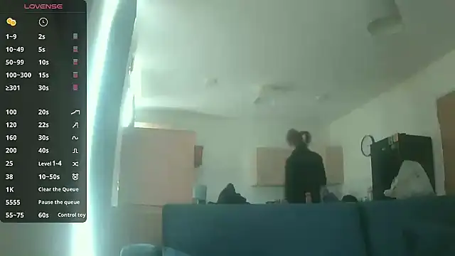 avamaxwell online show from April 27, 2026, 11:41 am