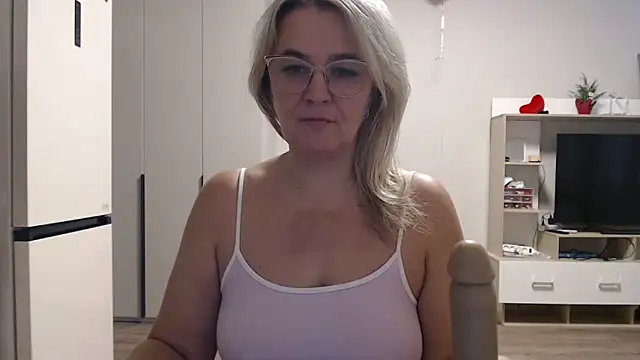 EleanoraDream online show from March 21, 2026, 6:03 am