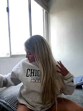 Snapshot of Nova_Gabriela chatting on November 28, 2025, 3:34 pm Nova Gabriela online show from November 28, 2025, 3:34 pm