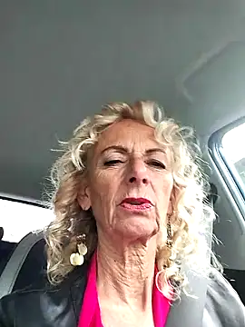 Snapshot of clarabell4 chatting on October 17, 2025, 6:39 am clarabell4 online show from October 17, 2025, 6:39 am