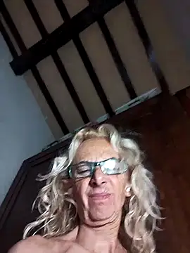 clarabell4 online show from November 27, 2025, 6:47 am