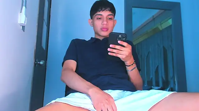 Snapshot of Sebax_Young chatting on December 21, 2025, 9:37 pm Sebax Young online show from December 21, 2025, 9:37 pm