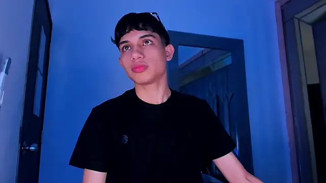 Snapshot of Sebax_Young chatting on February 11, 2026, 8:09 pm Sebax Young online show from February 11, 2026, 8:09 pm