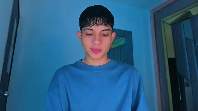 Snapshot of Sebax_Young chatting on December 5, 2025, 8:28 pm Sebax Young online show from December 5, 2025, 8:28 pm