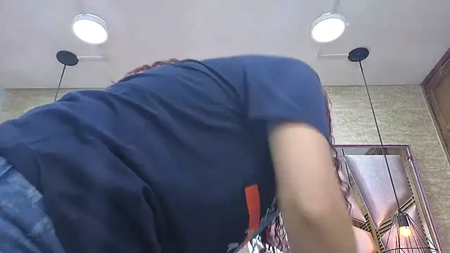 Snapshot of ThaliaCross chatting on December 14, 2025, 12:11 pm ThaliaCross online show from December 14, 2025, 12:11 pm