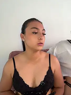 nicolexxaleja online show from May 14, 2026, 1:08 pm