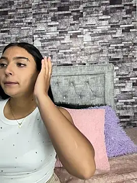 nicolexxaleja online show from January 6, 2026, 4:22 pm