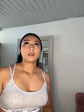 nicolexxaleja online show from March 25, 2026, 9:35 pm