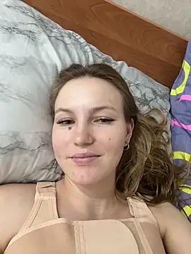 YungTessa online show from October 12, 2025, 4:52 pm