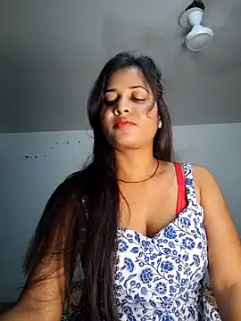 Snapshot of cute_radhikaa chatting on April 3, 2026, 5:52 pm cute radhikaa online show from April 3, 2026, 5:52 pm