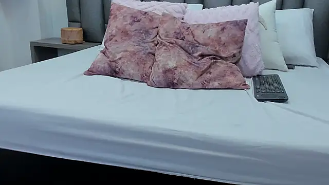 Snapshot of ZoeKrug chatting on February 26, 2026, 12:16 pm ZoeKrug online show from February 26, 2026, 12:16 pm