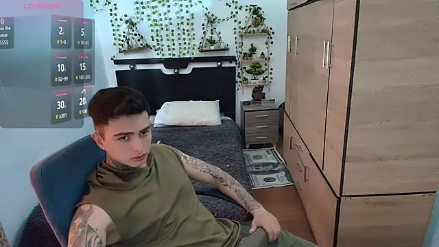 Snapshot of santii_ss chatting on April 25, 2026, 4:04 pm santii ss online show from April 25, 2026, 4:04 pm