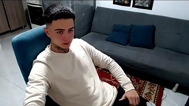 Snapshot of santii_ss chatting on January 11, 2026, 12:17 am santii ss online show from January 11, 2026, 12:17 am