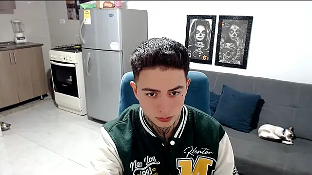 Snapshot of santii_ss chatting on January 7, 2026, 2:49 am santii ss online show from January 7, 2026, 2:49 am