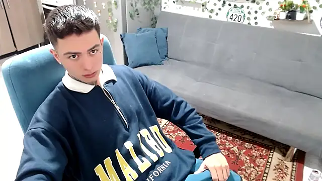 Snapshot of santii_ss chatting on February 14, 2026, 2:50 pm santii ss online show from February 14, 2026, 2:50 pm