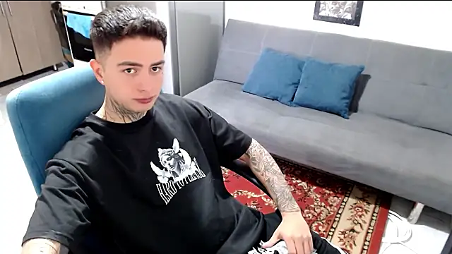 Snapshot of santii_ss chatting on January 17, 2026, 12:53 pm santii ss online show from January 17, 2026, 12:53 pm