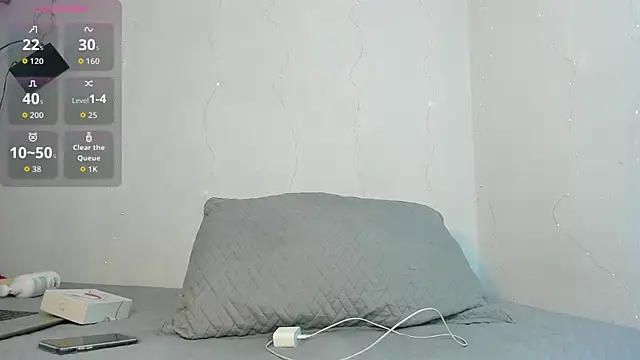 Snapshot of hot_boy_04 chatting on November 14, 2025, 12:53 pm hot boy 04 online show from November 14, 2025, 12:53 pm