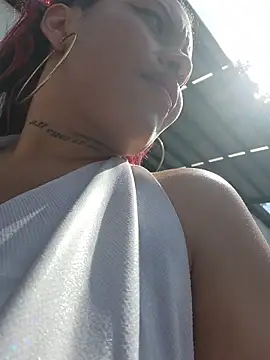 Yessica Lopezz online show from November 1, 2025, 2:22 pm