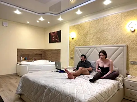 Snapshot of Bugs_and_Bunny chatting on November 3, 2025, 6:55 pm Bugs and Bunny online show from November 3, 2025, 6:55 pm