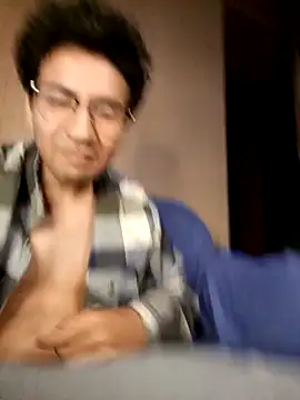 LecheDeSoya666 online show from November 13, 2025, 5:22 am