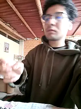 LecheDeSoya666 online show from September 25, 2025, 6:47 pm