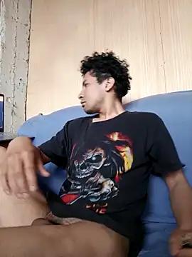 LecheDeSoya666 online show from September 30, 2025, 10:05 pm