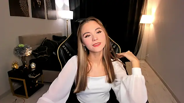 Snapshot of EllaCurtis chatting on February 3, 2026, 6:13 pm EllaCurtis online show from February 3, 2026, 6:13 pm