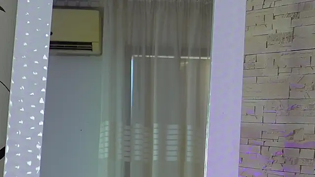 LucyLextonX online show from October 29, 2025, 6:23 am