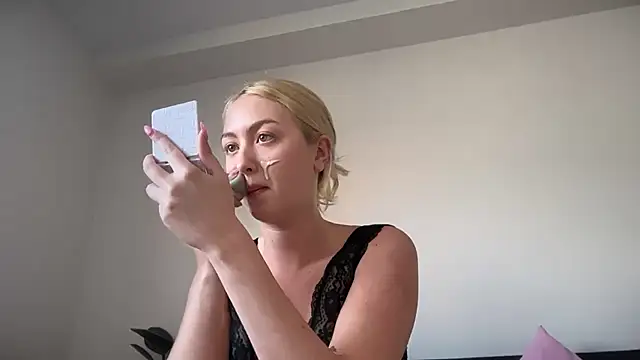 Kitty Swetty online show from May 6, 2026, 1:37 pm
