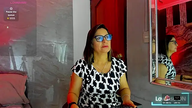 Snapshot of Agatha_Pleasure chatting on November 26, 2025, 11:54 am Agatha Pleasure online show from November 26, 2025, 11:54 am