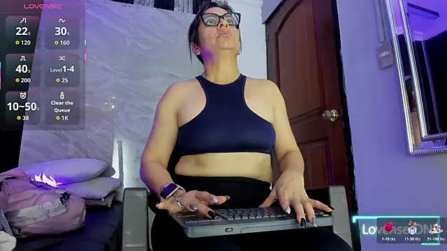 Snapshot of Agatha_Pleasure chatting on December 13, 2025, 8:04 pm Agatha Pleasure online show from December 13, 2025, 8:04 pm