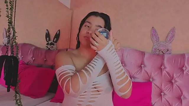 KARINAJTORRES online show from December 5, 2025, 9:12 pm