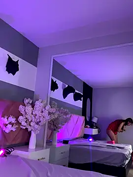 Snapshot of Bella_Williiams chatting on December 15, 2025, 12:22 pm Bella Williiams online show from December 15, 2025, 12:22 pm