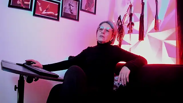 MistressNyx cg online show from October 15, 2025, 2:25 pm