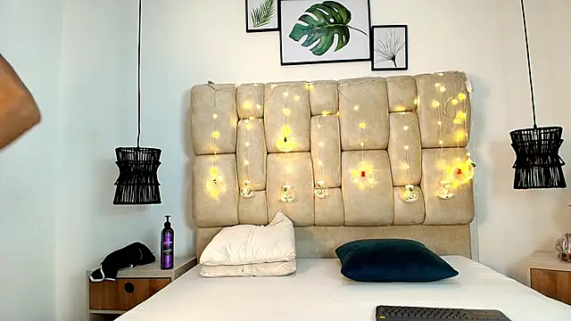 Snapshot of Zoelucas chatting on December 5, 2025, 12:04 pm Zoelucas online show from December 5, 2025, 12:04 pm