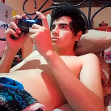 Ortiz3404 online show from April 9, 2026, 7:42 pm