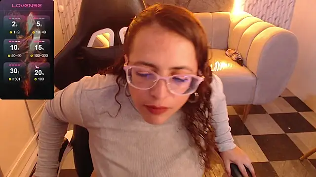 Snapshot of _Evoni_b chatting on October 22, 2025, 12:37 pm Evoni b online show from October 22, 2025, 12:37 pm