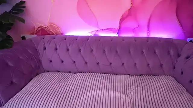 Snapshot of IvyLaurent chatting on November 22, 2025, 6:45 am IvyLaurent online show from November 22, 2025, 6:45 am