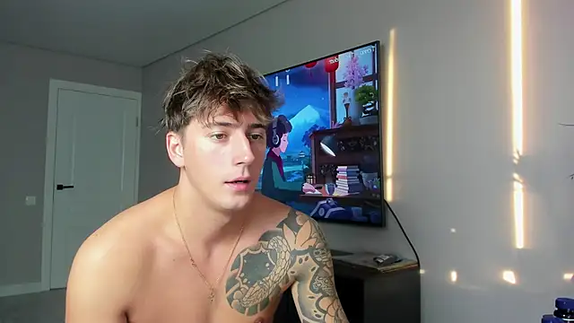 DaniHort online show from January 6, 2026, 8:18 am