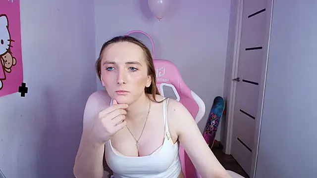 Vi Luxy online show from February 25, 2026, 2:01 am