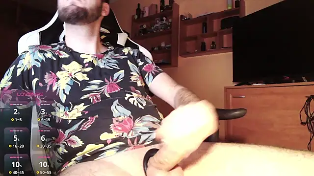 Snapshot of Bigszaab chatting on November 10, 2025, 8:03 pm Bigszaab online show from November 10, 2025, 8:03 pm